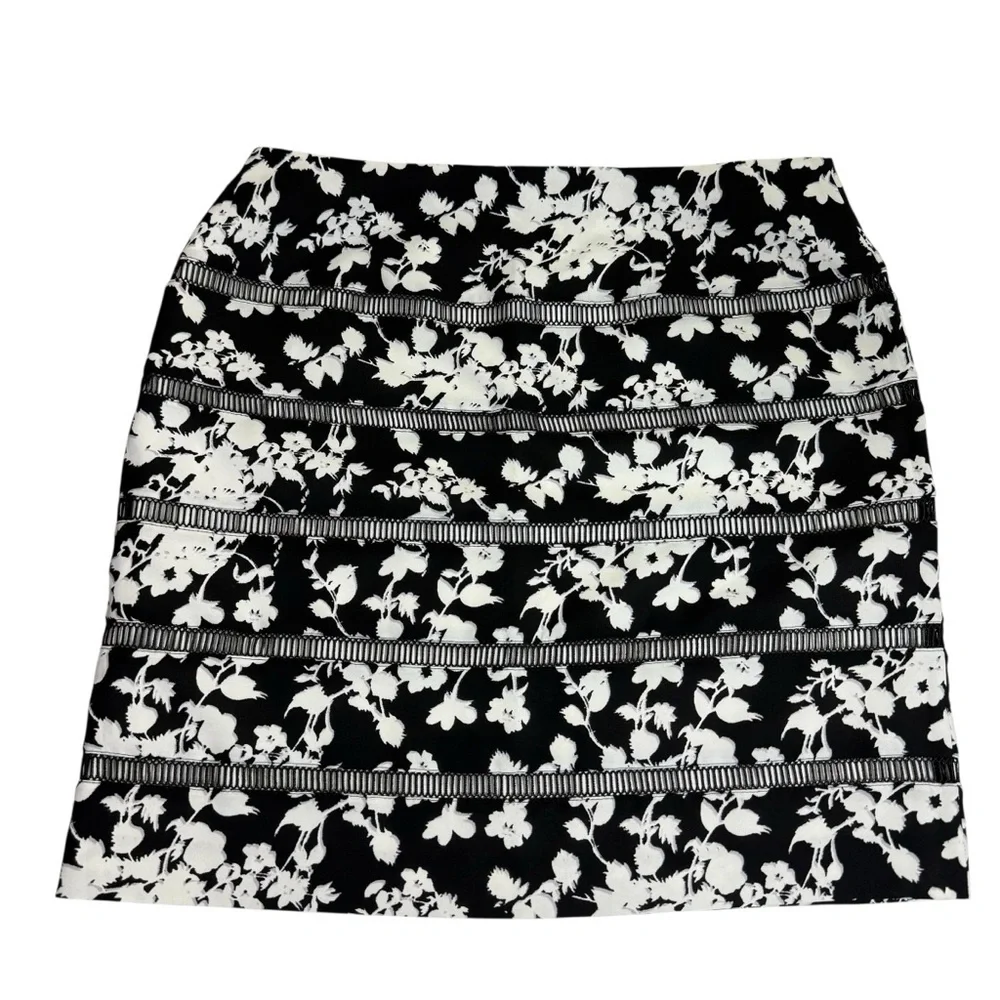 White House Black Market skirt Black and White Floral Mini Skirt